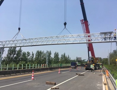 通化通化门架标牌施工现场